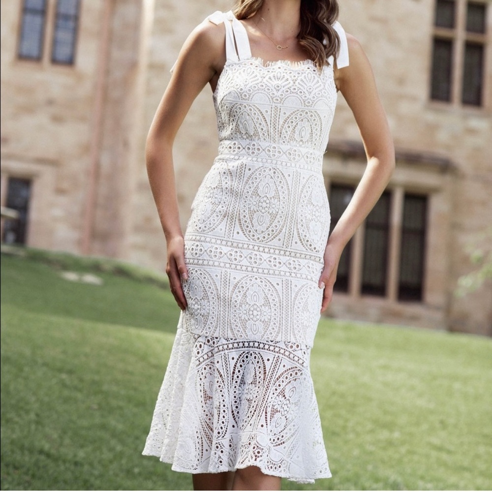 Two sisters label Reynella dress